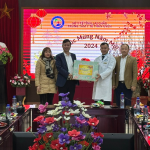 ĐOÀN CÔNG TÁC HUYỆN ỦY, HĐND, UBND, UBMTTQ VIỆT NAM HUYỆN THĂM VÀ CHÚC TẾT TRUNG TÂM Y TẾ THAN UYÊN