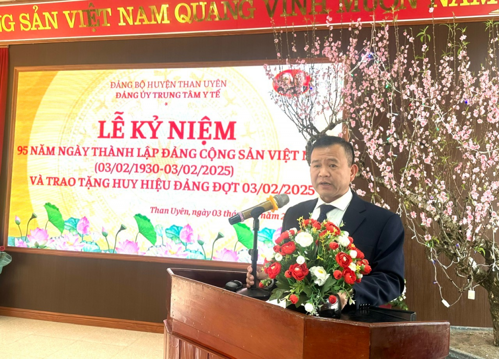 ĐẢNG UỶ TRUNG TÂM Y TẾ TỔ CHỨC LỄ KỶ NIỆM 95 NĂM NGÀY THÀNH LẬP ĐẢNG CỘNG SẢN VIỆT NAM VÀ TRAO TẶNG HUY HIỆU ĐẢNG ĐỢT 03/02/2025