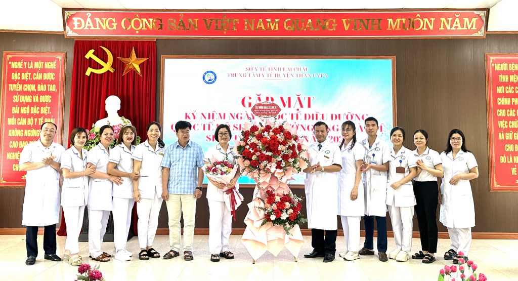 TRUNG TÂM Y TẾ TỔ CHỨC KỶ NIỆM NGÀY QUỐC TẾ ĐIỀU DƯỠNG; QUỐC TẾ HỘ SINH VÀ HƯỞNG ỨNG NGÀY VỆ SINH TAY THẾ GIỚI NĂM 2025