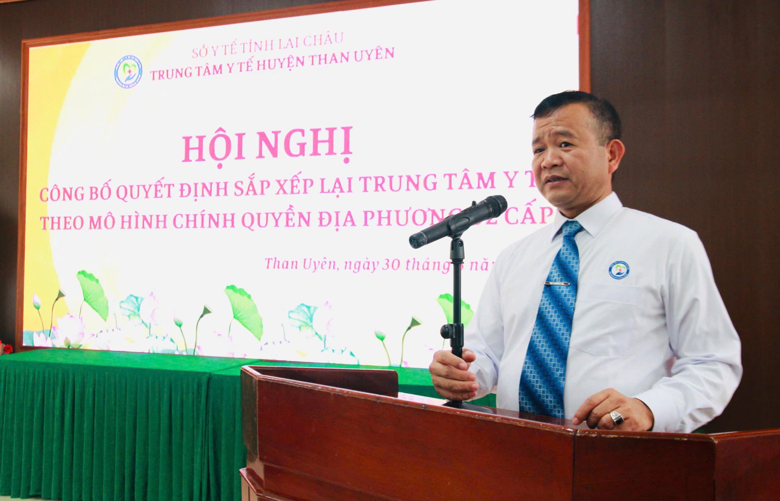 HỘI NGHỊ CÔNG BỐ QUYẾT ĐỊNH SẮP XẾP LẠI TRUNG TÂM Y TẾ THAN UYÊN THEO MÔ HÌNH CHÍNH QUYỀN ĐỊA PHƯƠNG 02 CẤP