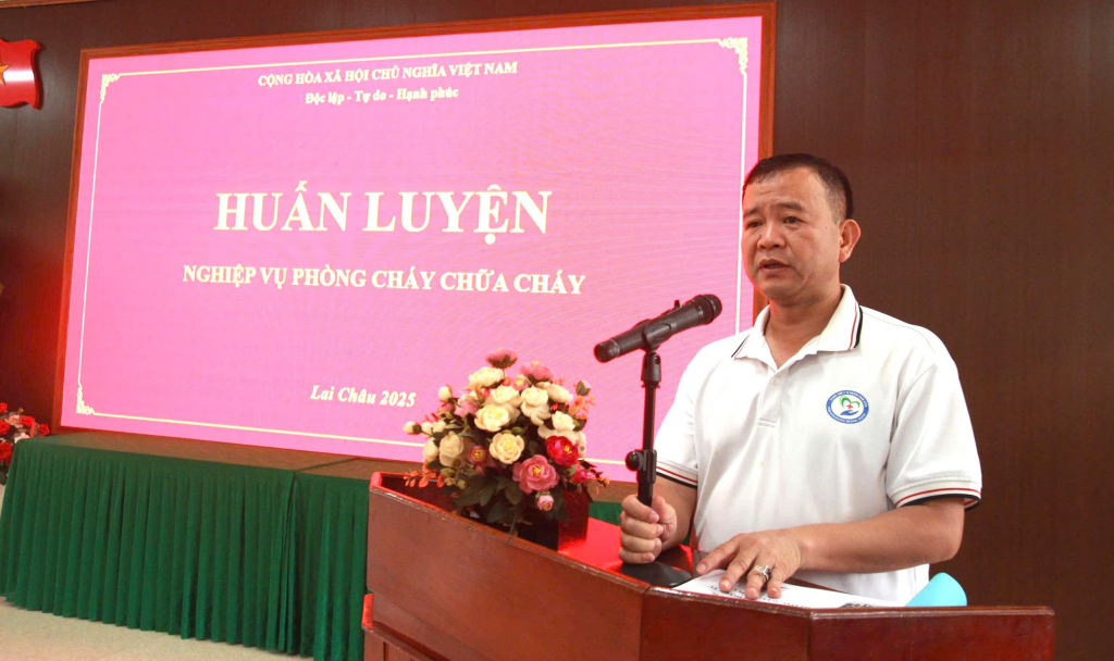 TẬP HUẤN KIẾN THỨC VÀ THỰC HÀNH PHƯƠNG ÁN PCCC&CNCH TẠI TRUNG TÂM Y TẾ THAN UYÊN